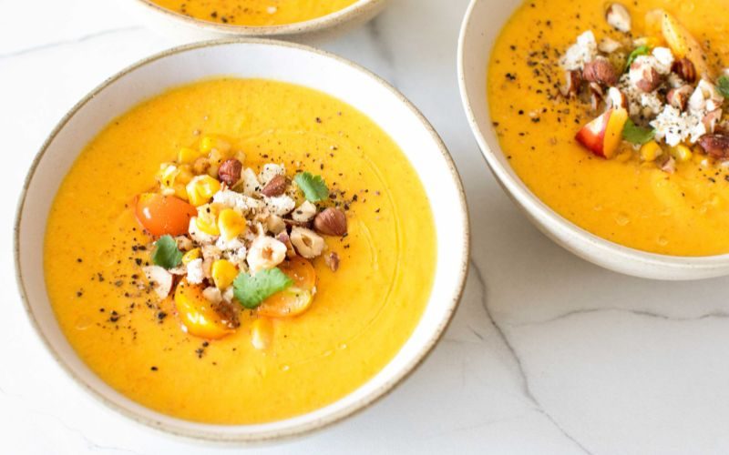 Mais-Gaspacho-Suppe ist ein herrlich erfrischendes Sommerrezept!