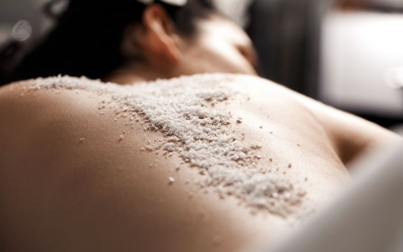 Dank Peelings: Zarte Haut von Kopf bis Fuß