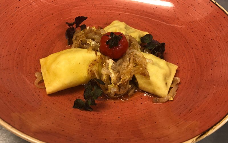 Maultaschen mit Zwiebelsauce