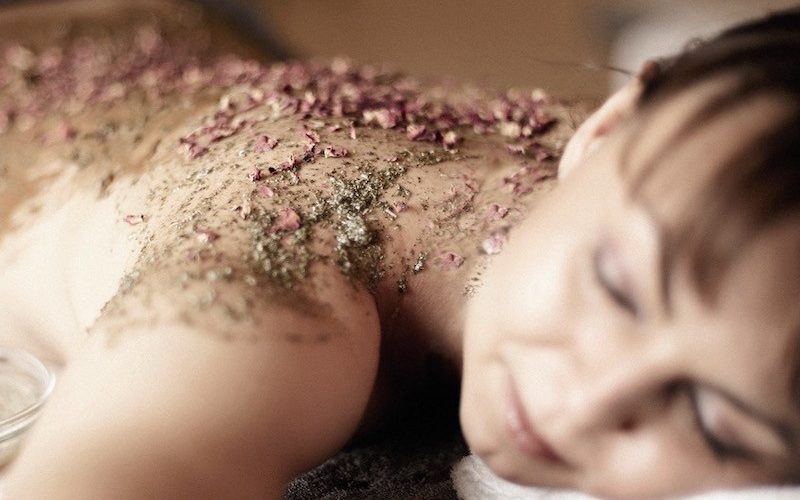regionale Spa-Rituale mit Heilerde, Tonerde und Kräutern aus dem Westerwald