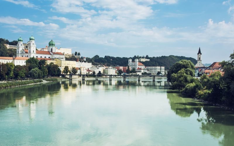 Passau ist ein Ausflugtipp beim Urlaub in Bayern